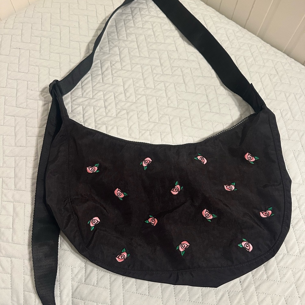 Black Floral Embroidered BAGGU Bag